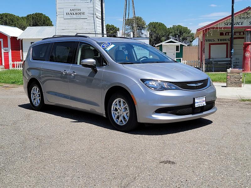 photo of 2021 Chrysler Voyager LXI FWD