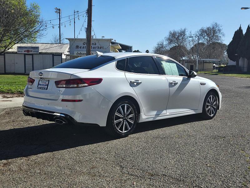2019 WHITE Kia Optima (5XXGU4L17KG) with an 4-Cyl Turbo 1.6 Liter engine, Automatic 7-Spd Dual-Clutch w/H-Matic transmission, located at 246 E Walker St., Orland, 95963, (530) 865-5800, 39.747589, -122.178398 - Photo #6
