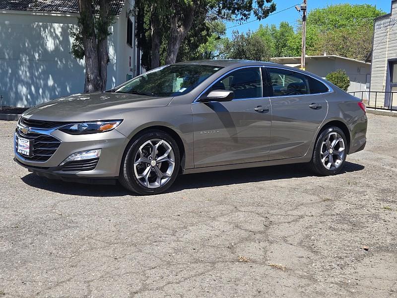 2020 GRAY Chevrolet Malibu (1G1ZD5STXLF) with an 4-Cyl Turbo 1.5 Liter engine, Automatic CVT transmission, located at 246 E Walker St., Orland, 95963, (530) 865-5800, 39.747589, -122.178398 - Photo #2